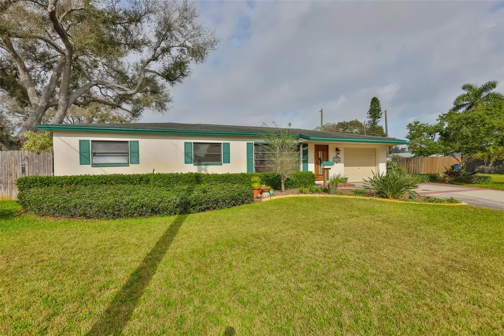 6728 19th Street N St Petersburg FL 33702