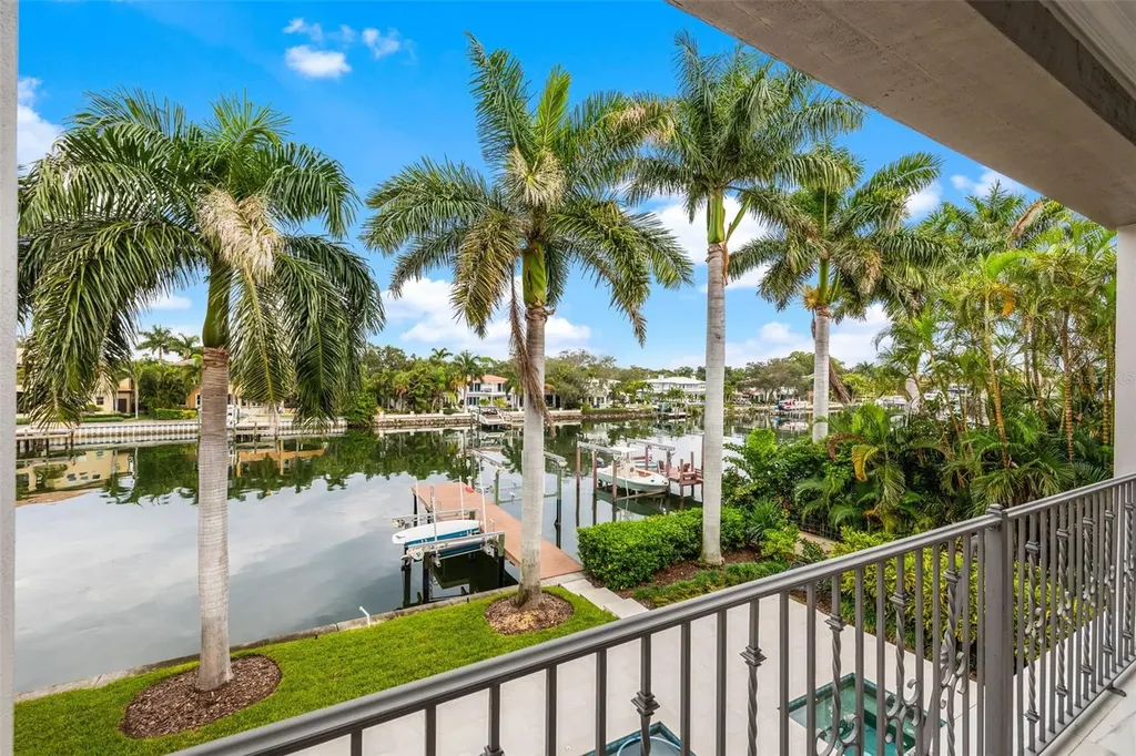 851 Brightwaters Boulevard NE St Petersburg FL 33704