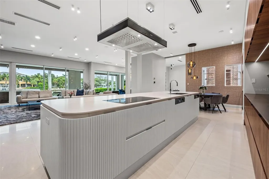 851 Brightwaters Boulevard NE St Petersburg FL 33704