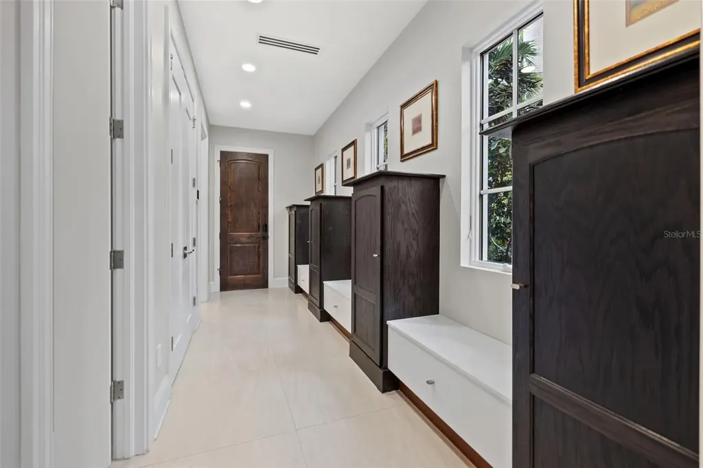 851 Brightwaters Boulevard NE St Petersburg FL 33704