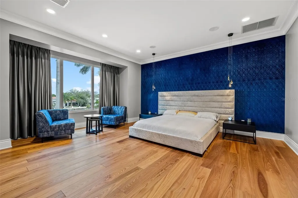 851 Brightwaters Boulevard NE St Petersburg FL 33704