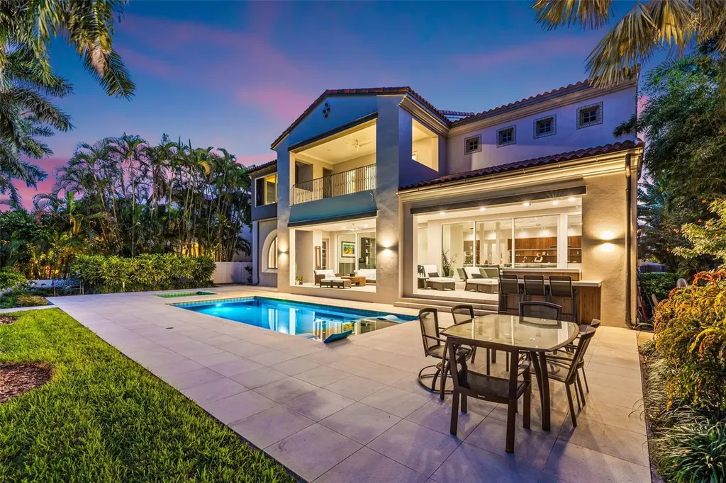 851 Brightwaters Boulevard NE St Petersburg FL 33704