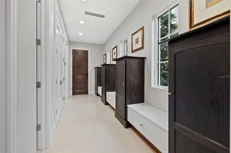 851 Brightwaters Boulevard NE St Petersburg FL 33704