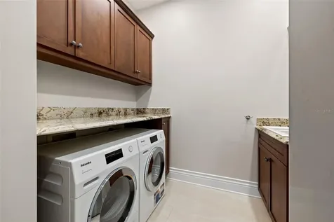 851 Brightwaters Boulevard NE St Petersburg FL 33704
