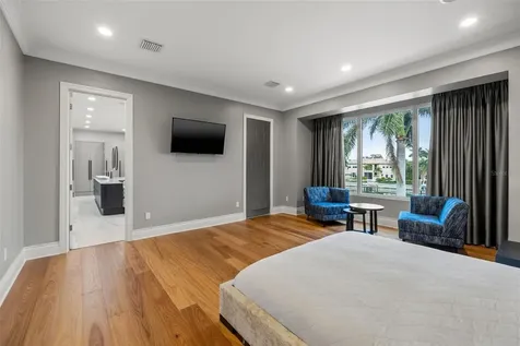851 Brightwaters Boulevard NE St Petersburg FL 33704