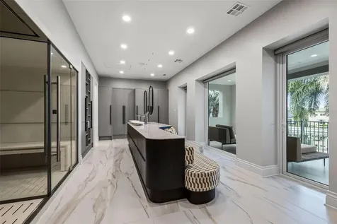 851 Brightwaters Boulevard NE St Petersburg FL 33704
