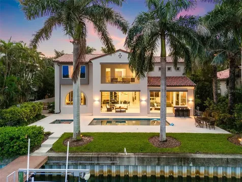 851 Brightwaters Boulevard NE St Petersburg FL 33704