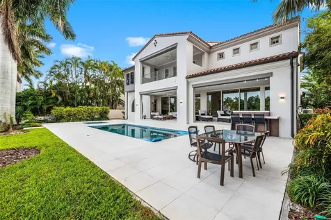 851 Brightwaters Boulevard NE St Petersburg FL 33704