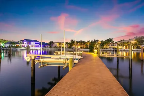 851 Brightwaters Boulevard NE St Petersburg FL 33704