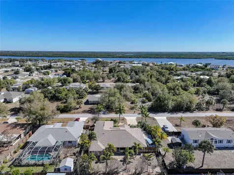 3047 Daffodil Terrace Punta Gorda FL 33983