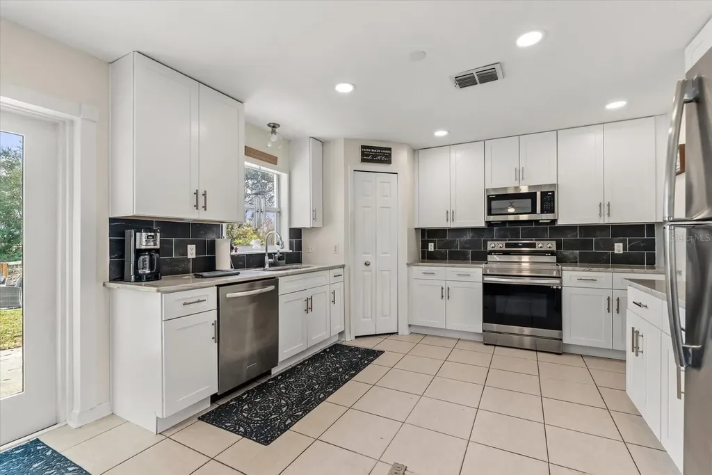 1678 Ridgemoor Drive Mascotte FL 34753