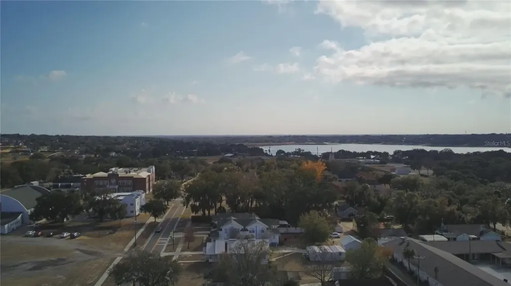 322 Scenic Highway N Lake Wales FL 33853