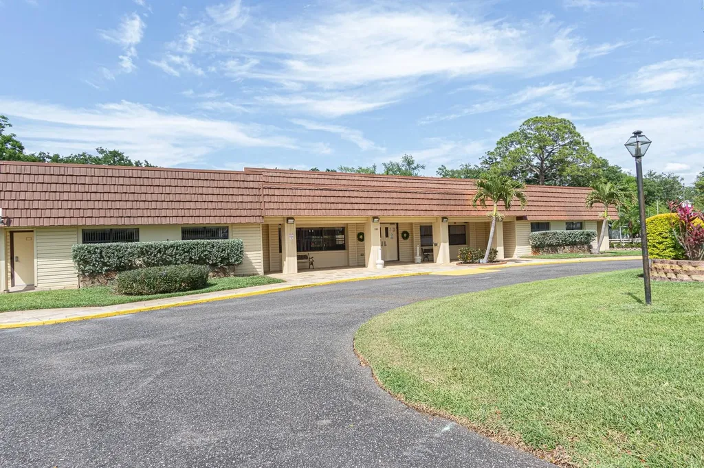 98 Sugar Bear Drive Safety Harbor FL 34695