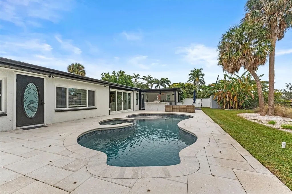 4440 Huntington Street NE St Petersburg FL 33703