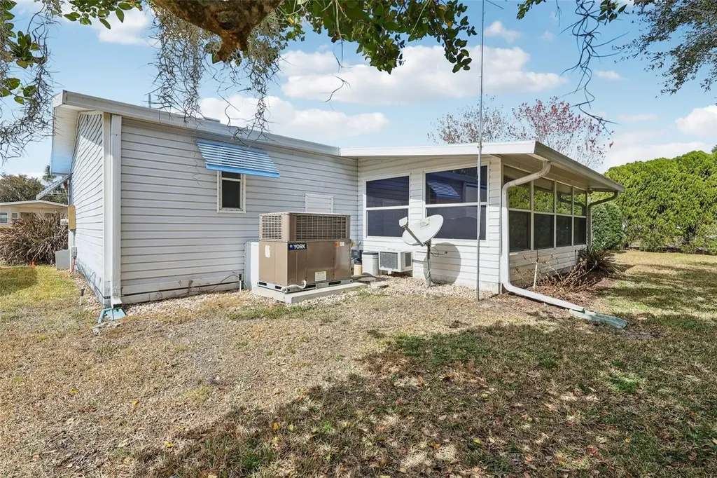 1024 Hilltop Road Tavares FL 32778