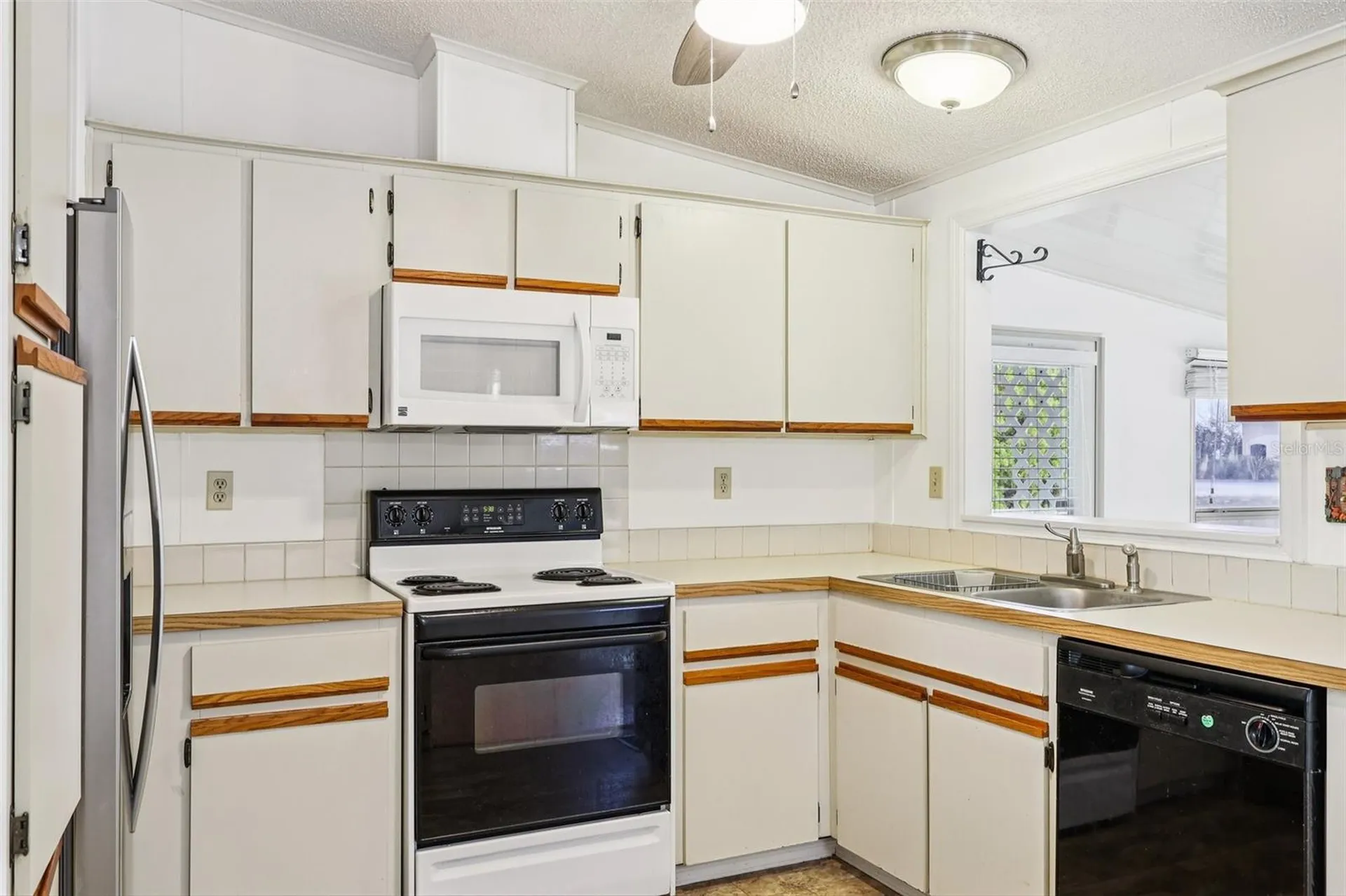 1024 Hilltop Road Tavares FL 32778