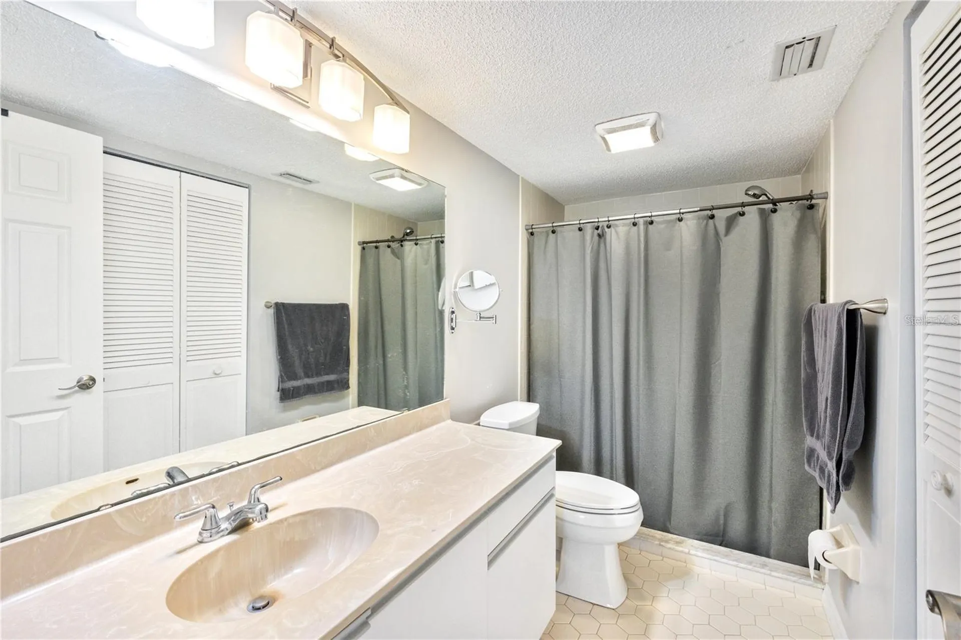 6211 Timber Lake Drive Sarasota FL 34243