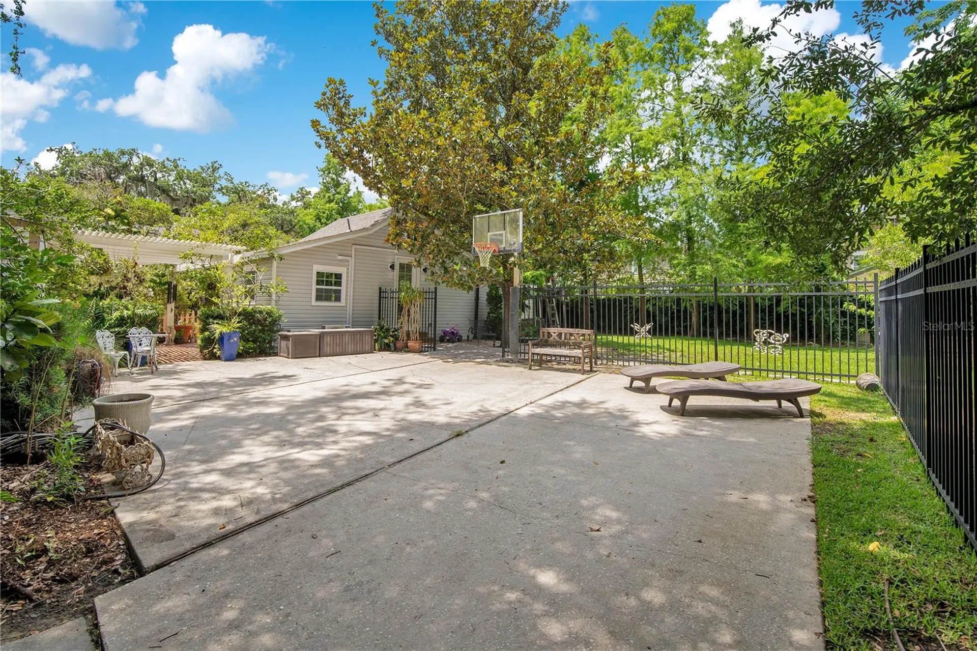 614 Lake Avenue Orlando FL 32801