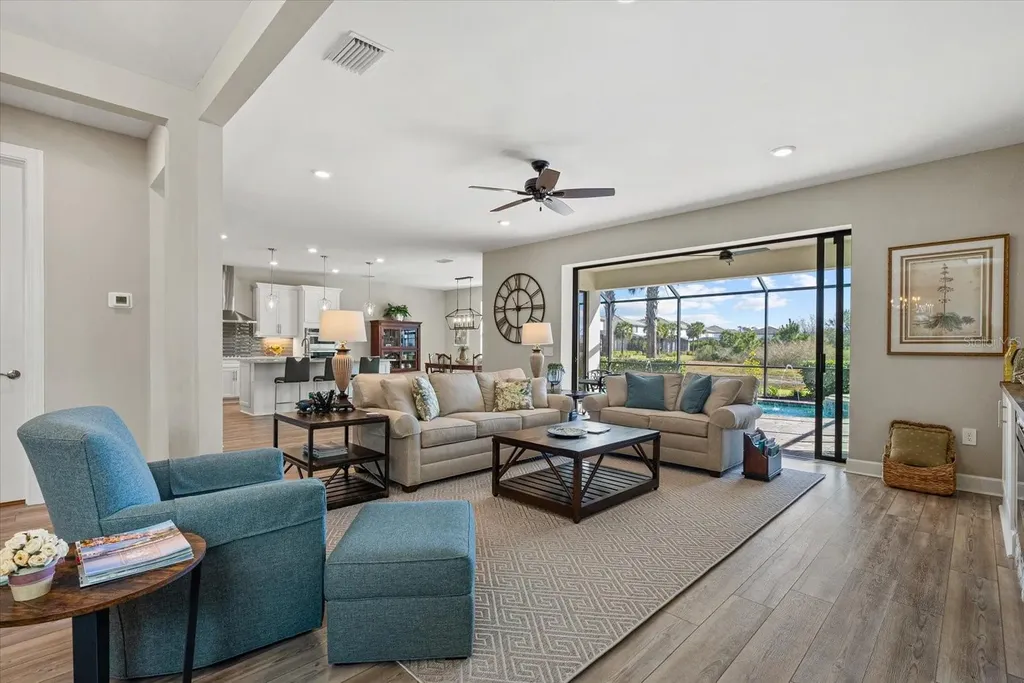 5925 Bluestar Court Lakewood Ranch FL 34211