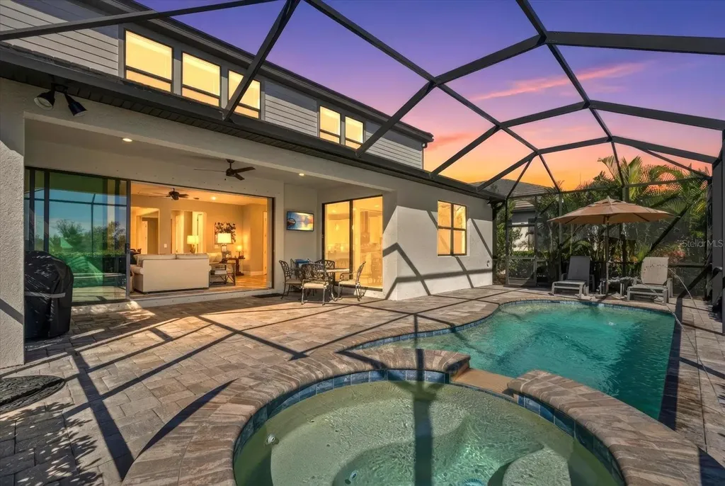 5925 Bluestar Court Lakewood Ranch FL 34211