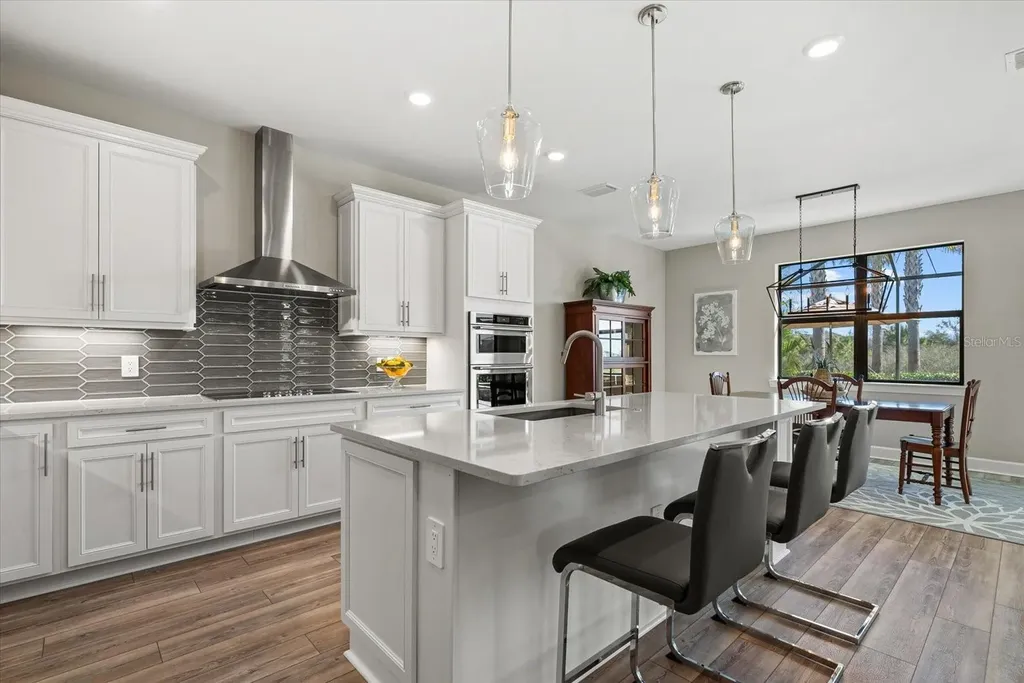 5925 Bluestar Court Lakewood Ranch FL 34211