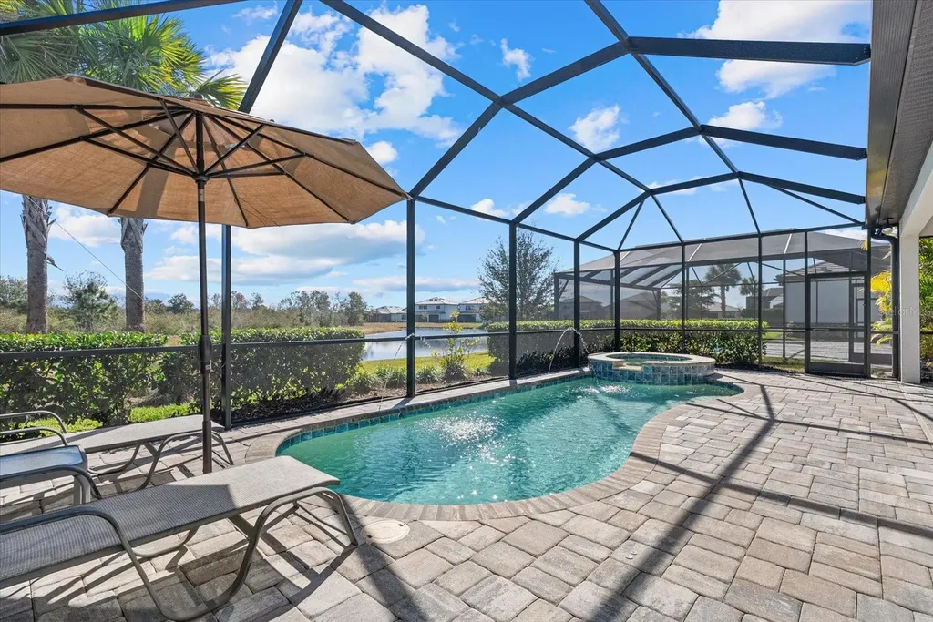 5925 Bluestar Court Lakewood Ranch FL 34211