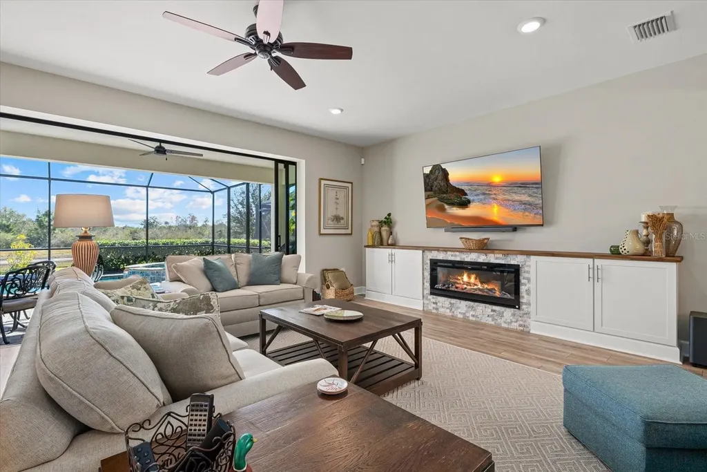 5925 Bluestar Court Lakewood Ranch FL 34211