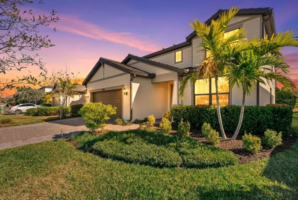 5925 Bluestar Court Lakewood Ranch FL 34211