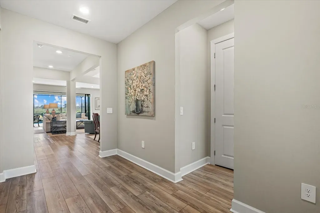 5925 Bluestar Court Lakewood Ranch FL 34211