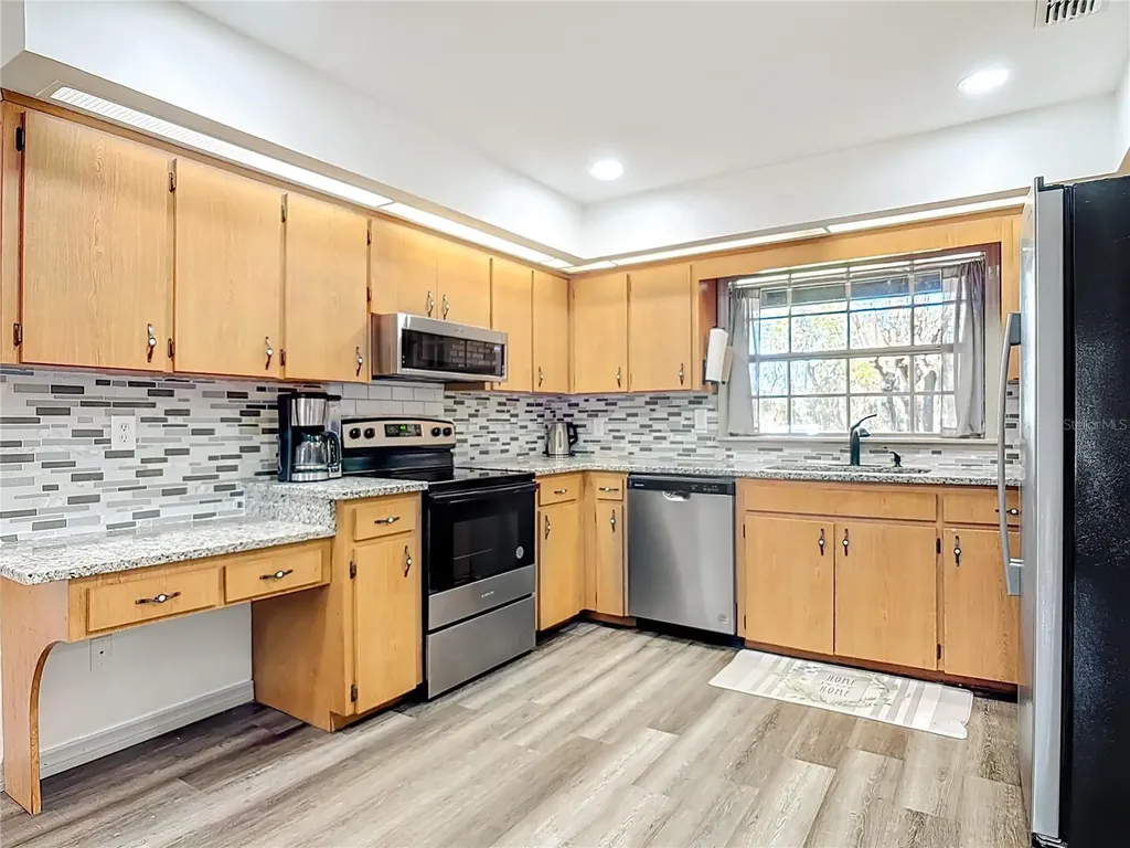 131 E Highbanks Road Debary FL 32713