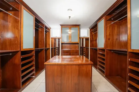 633 Mar De Bering Dorado PR 00646