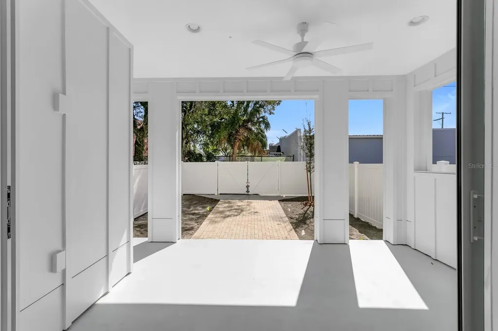 2140 W Chestnut Street Tampa FL 33607