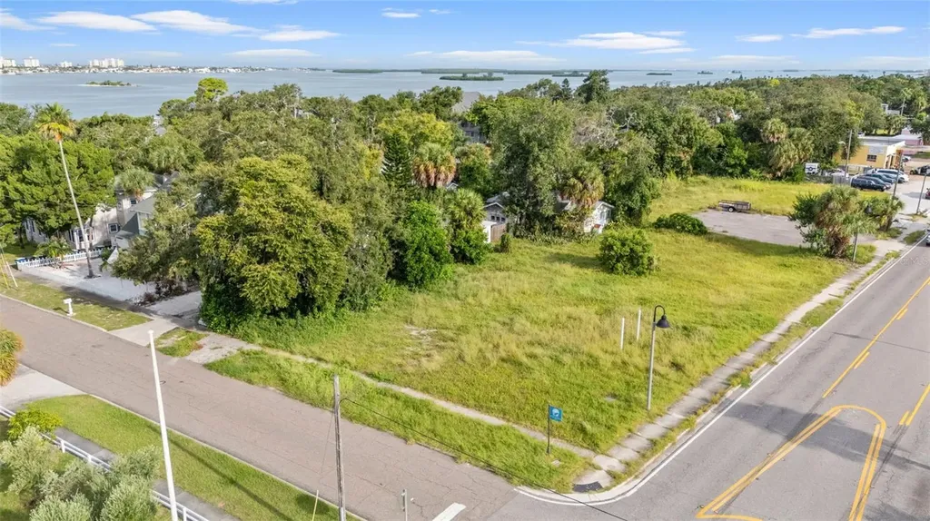 1208 N Fort Harrison Avenue Clearwater FL 33755