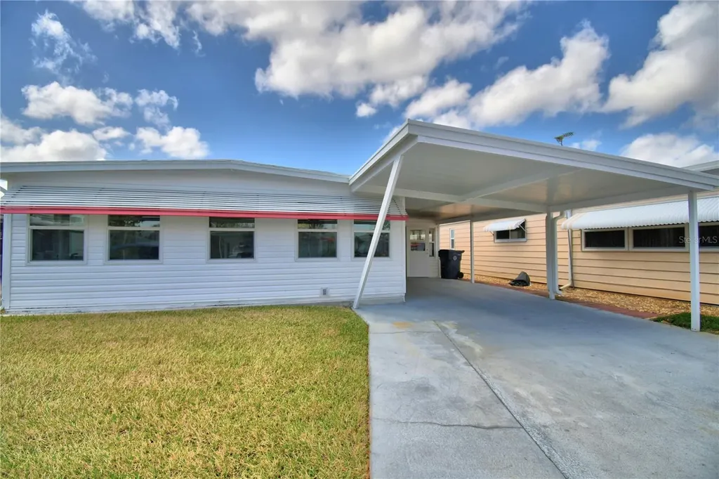 145 Holiday Lane Auburndale FL 33823