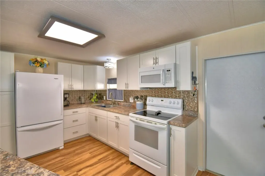 145 Holiday Lane Auburndale FL 33823