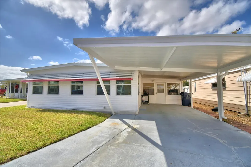145 Holiday Lane Auburndale FL 33823