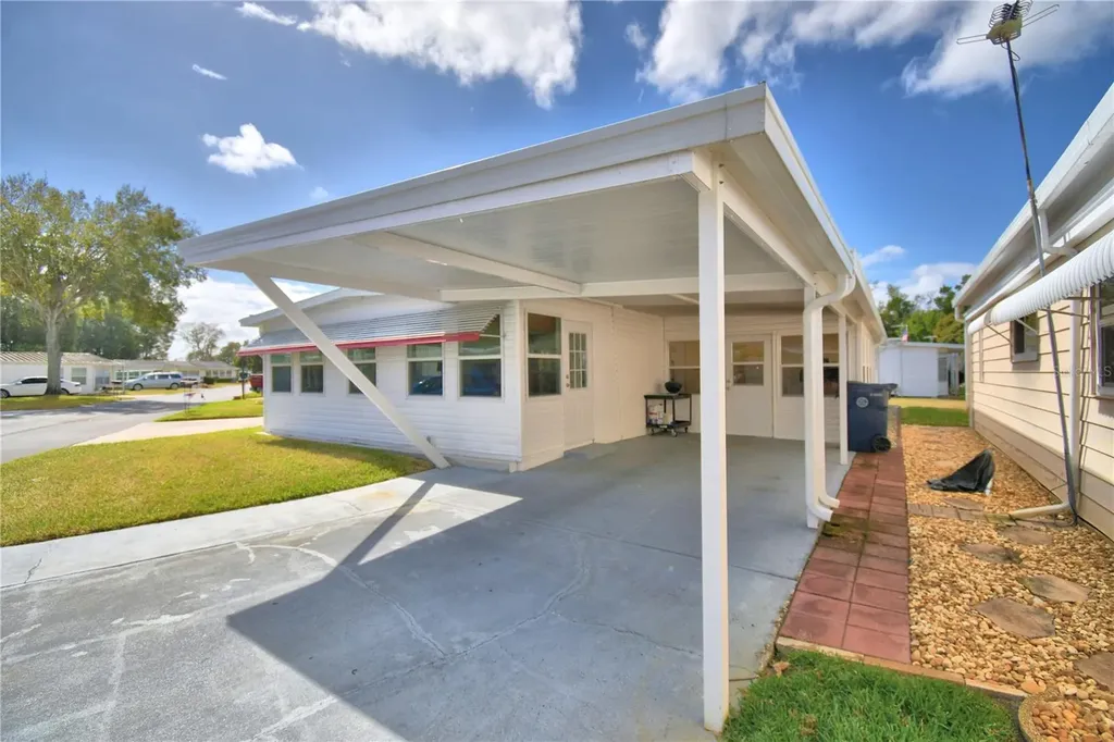 145 Holiday Lane Auburndale FL 33823