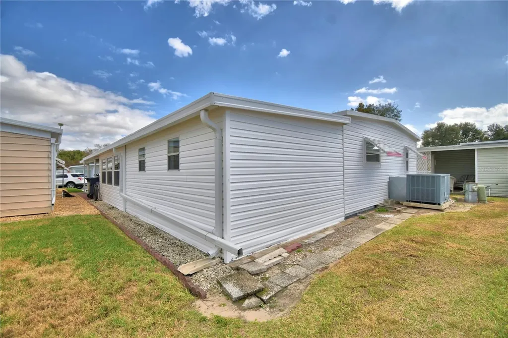 145 Holiday Lane Auburndale FL 33823