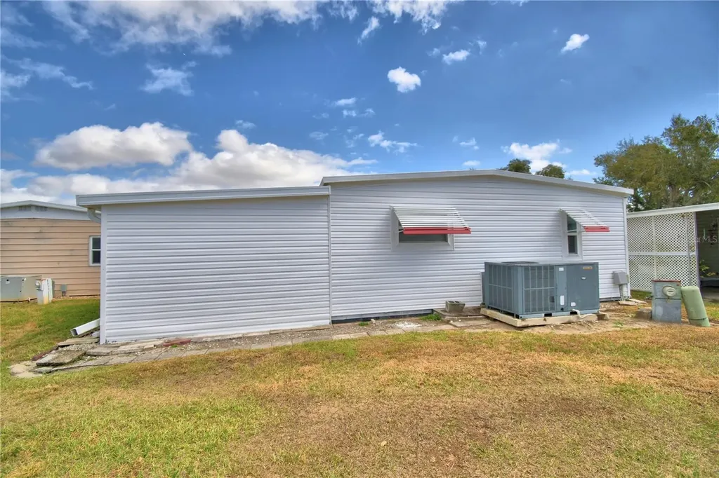 145 Holiday Lane Auburndale FL 33823
