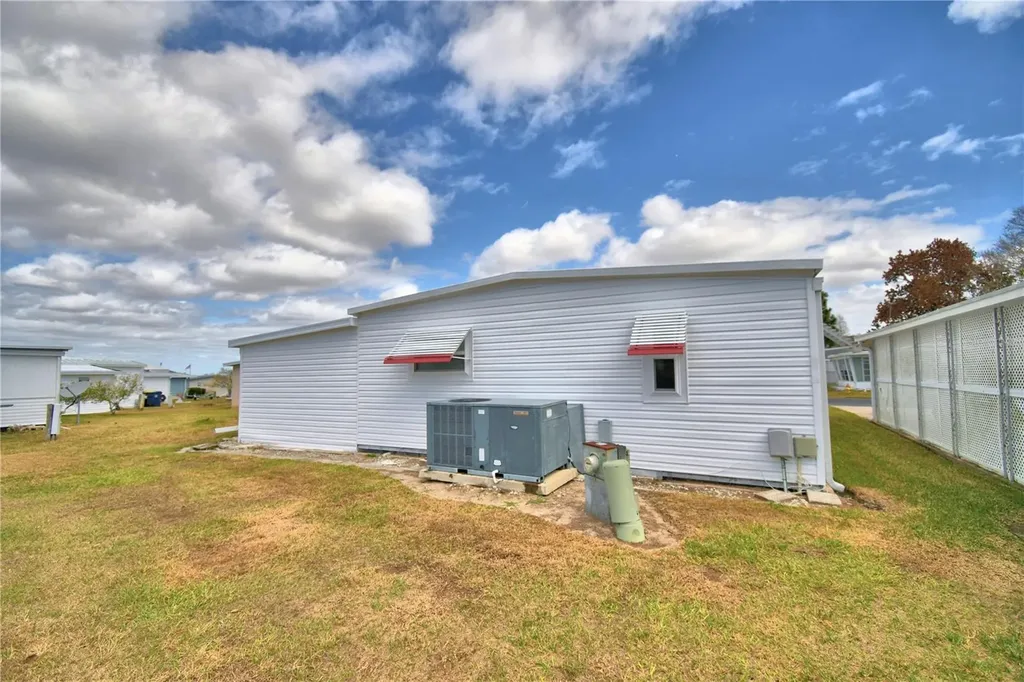 145 Holiday Lane Auburndale FL 33823