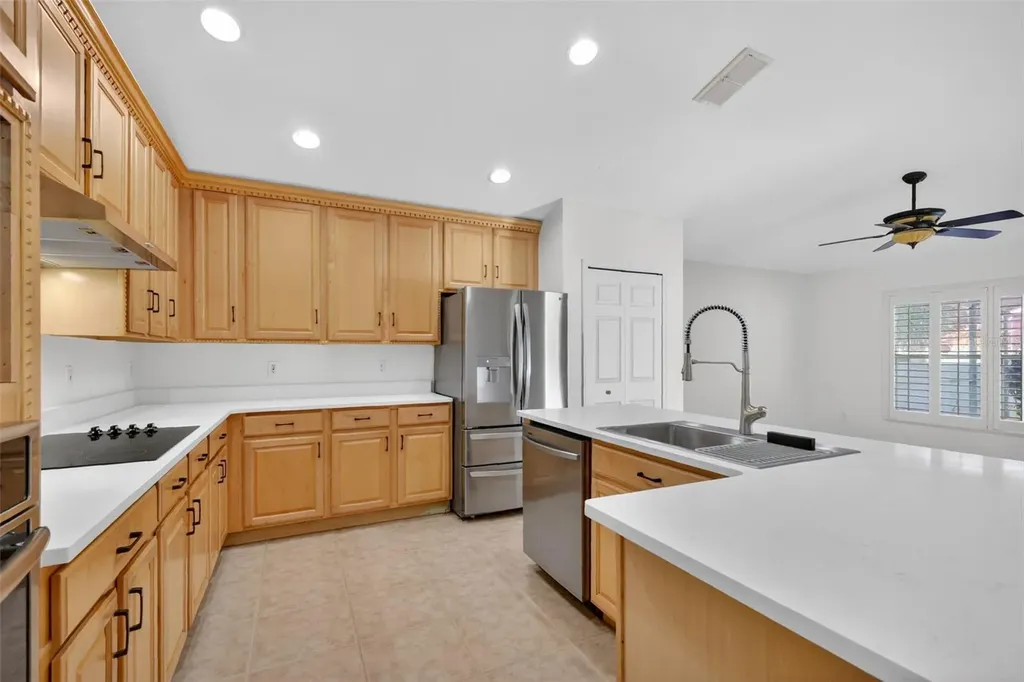 729 Strihal Loop Oakland FL 34787