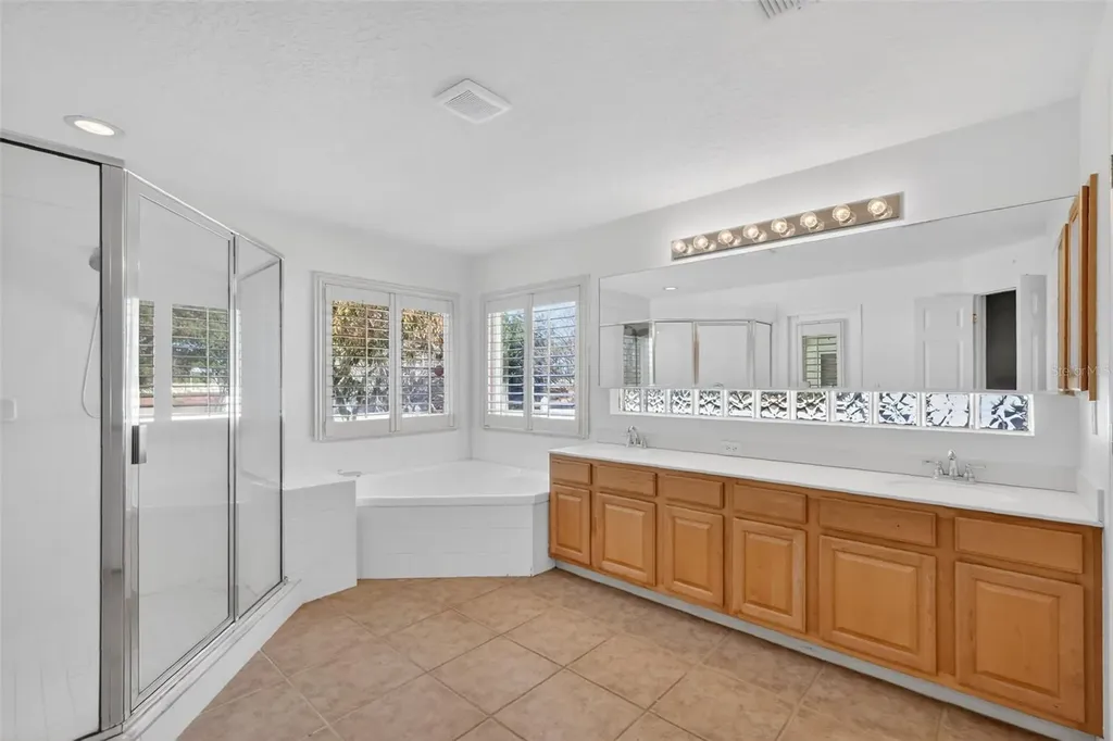 729 Strihal Loop Oakland FL 34787