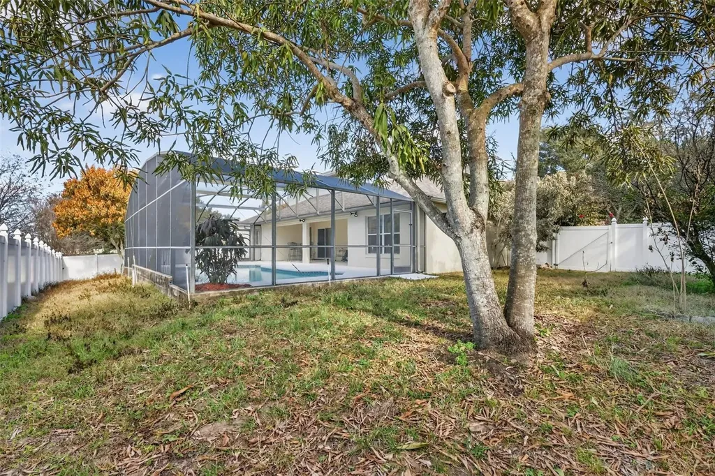 729 Strihal Loop Oakland FL 34787