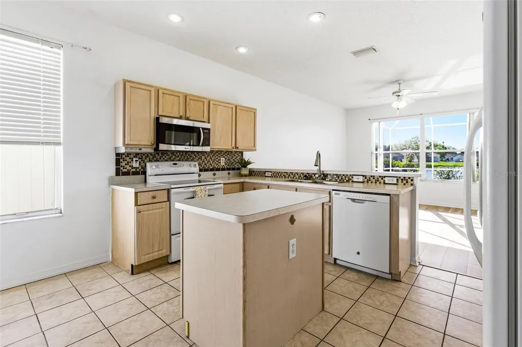 5512 47th Court E Bradenton FL 34203