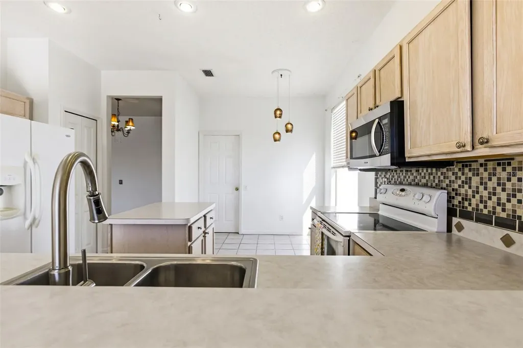 5512 47th Court E Bradenton FL 34203