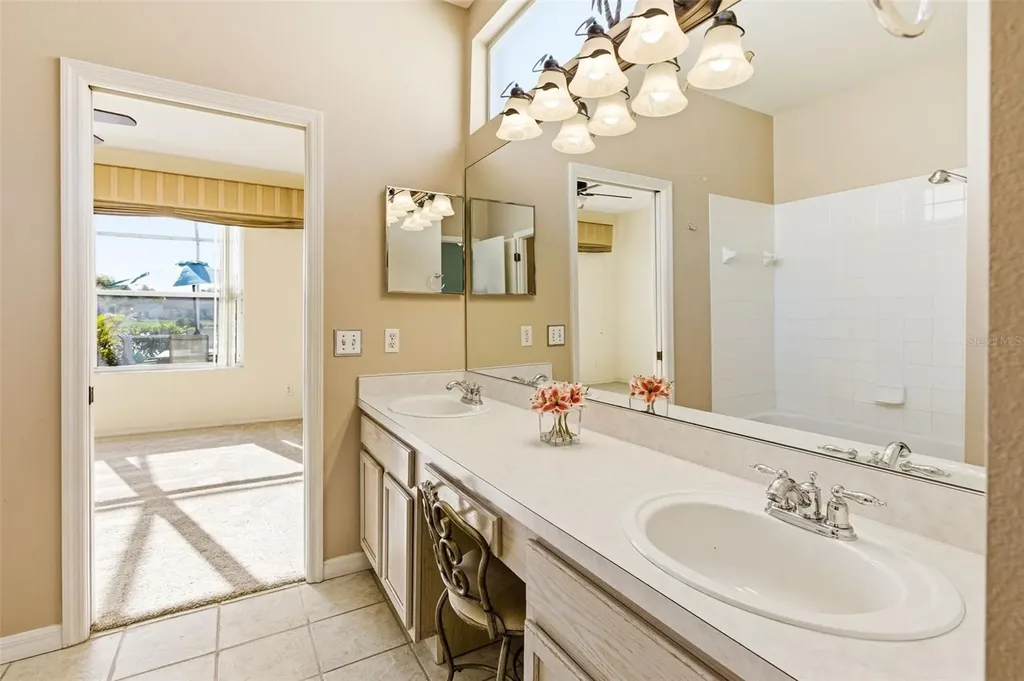 5512 47th Court E Bradenton FL 34203