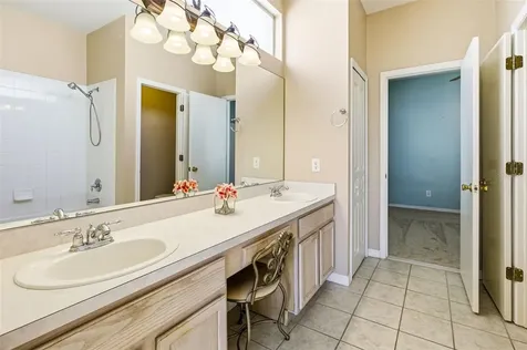 5512 47th Court E Bradenton FL 34203
