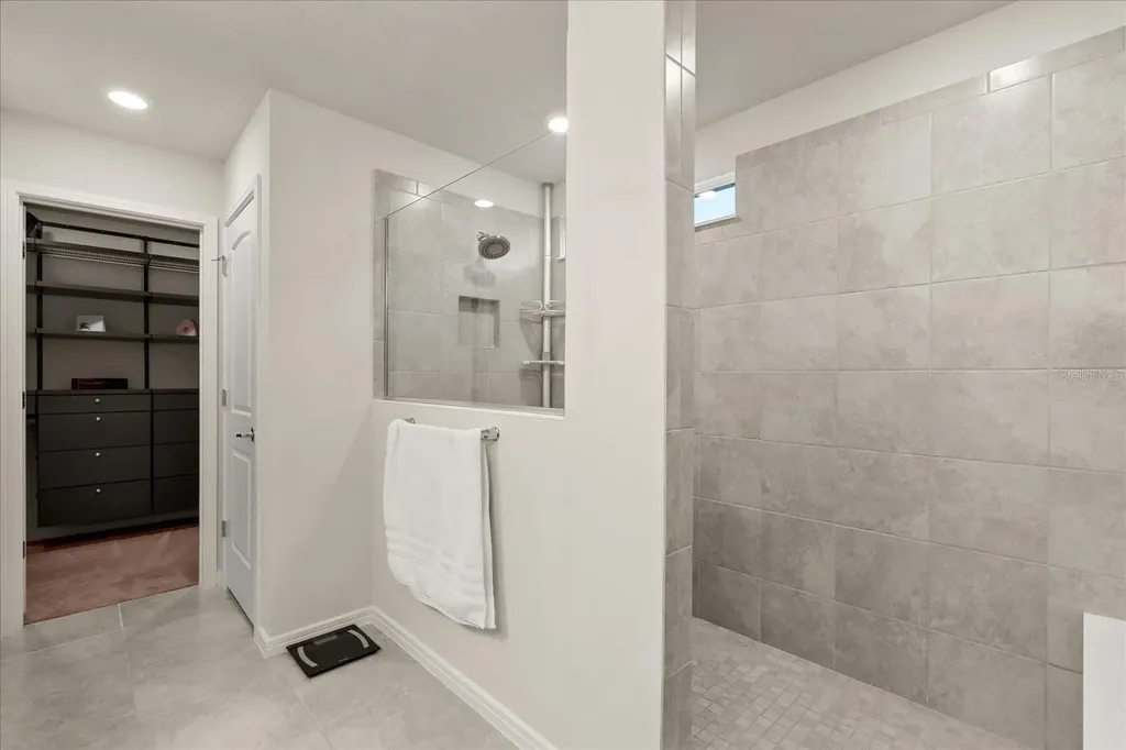 2624 Blowing Breeze Avenue Kissimmee FL 34744