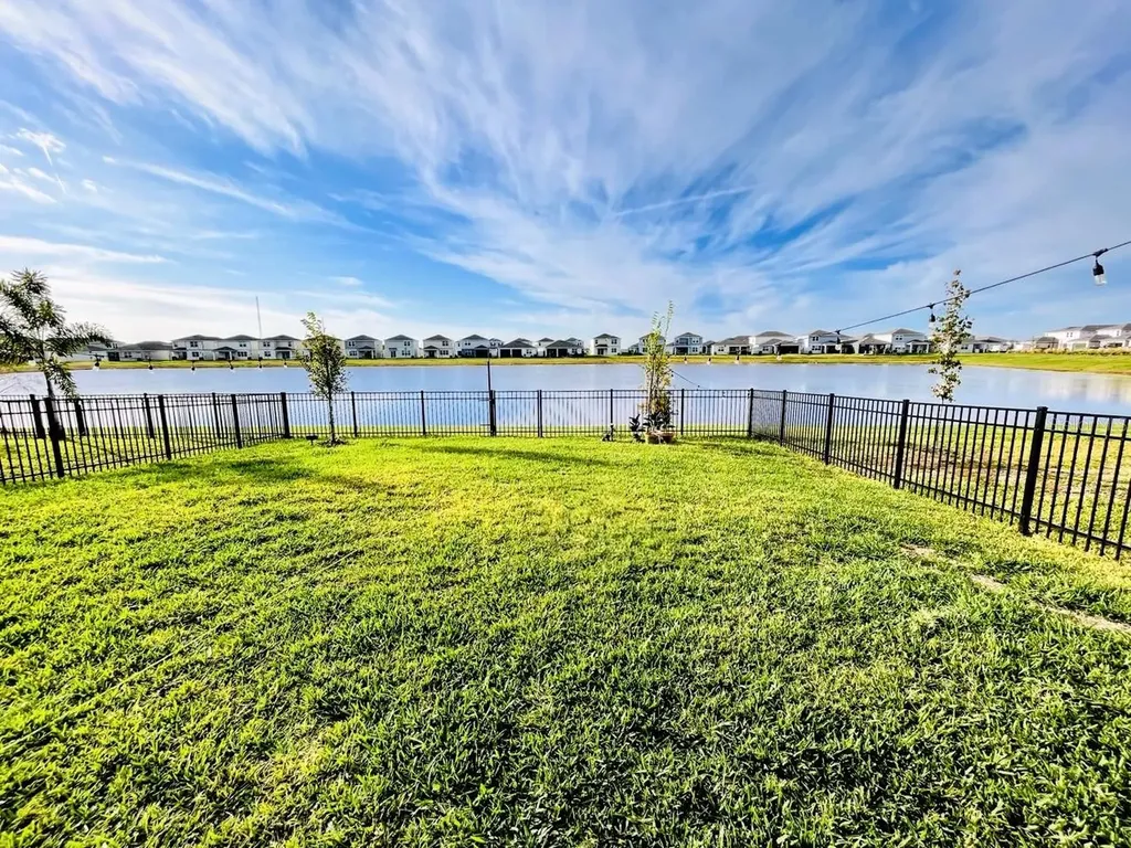 2624 Blowing Breeze Avenue Kissimmee FL 34744