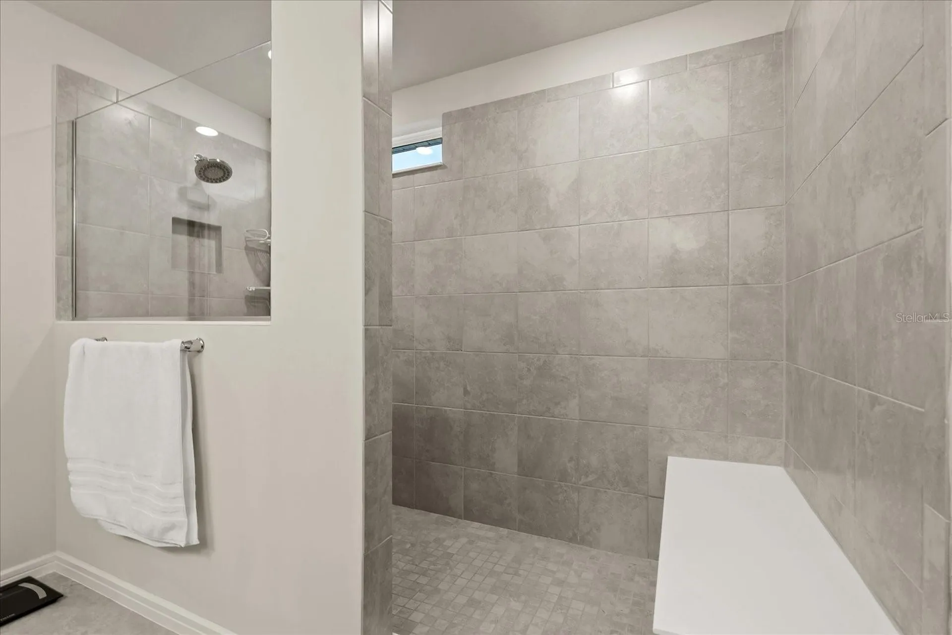 2624 Blowing Breeze Avenue Kissimmee FL 34744